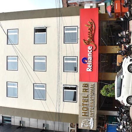 Hotel R B International Varanasi Bagian luar foto