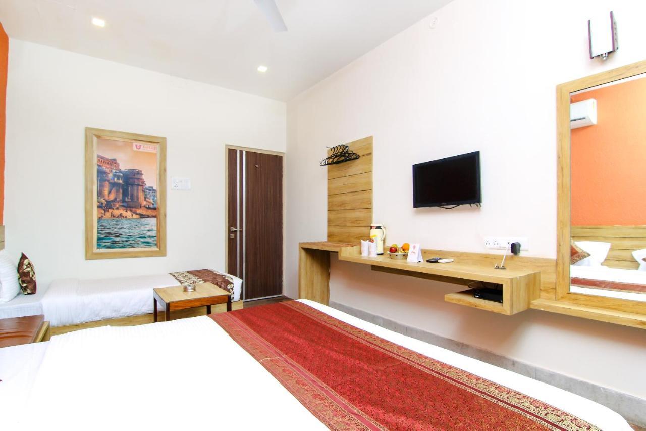 Hotel R B International Varanasi Bagian luar foto