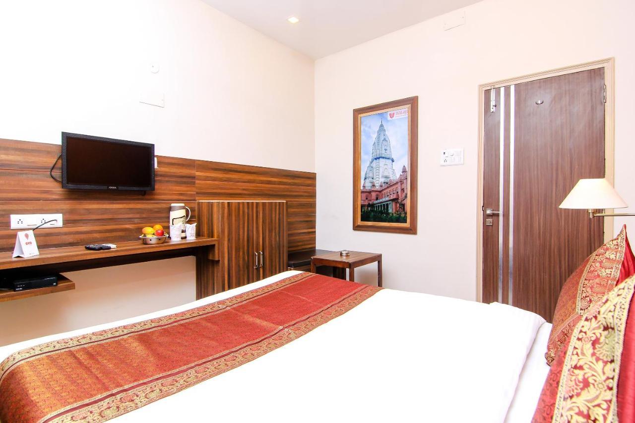 Hotel R B International Varanasi Bagian luar foto