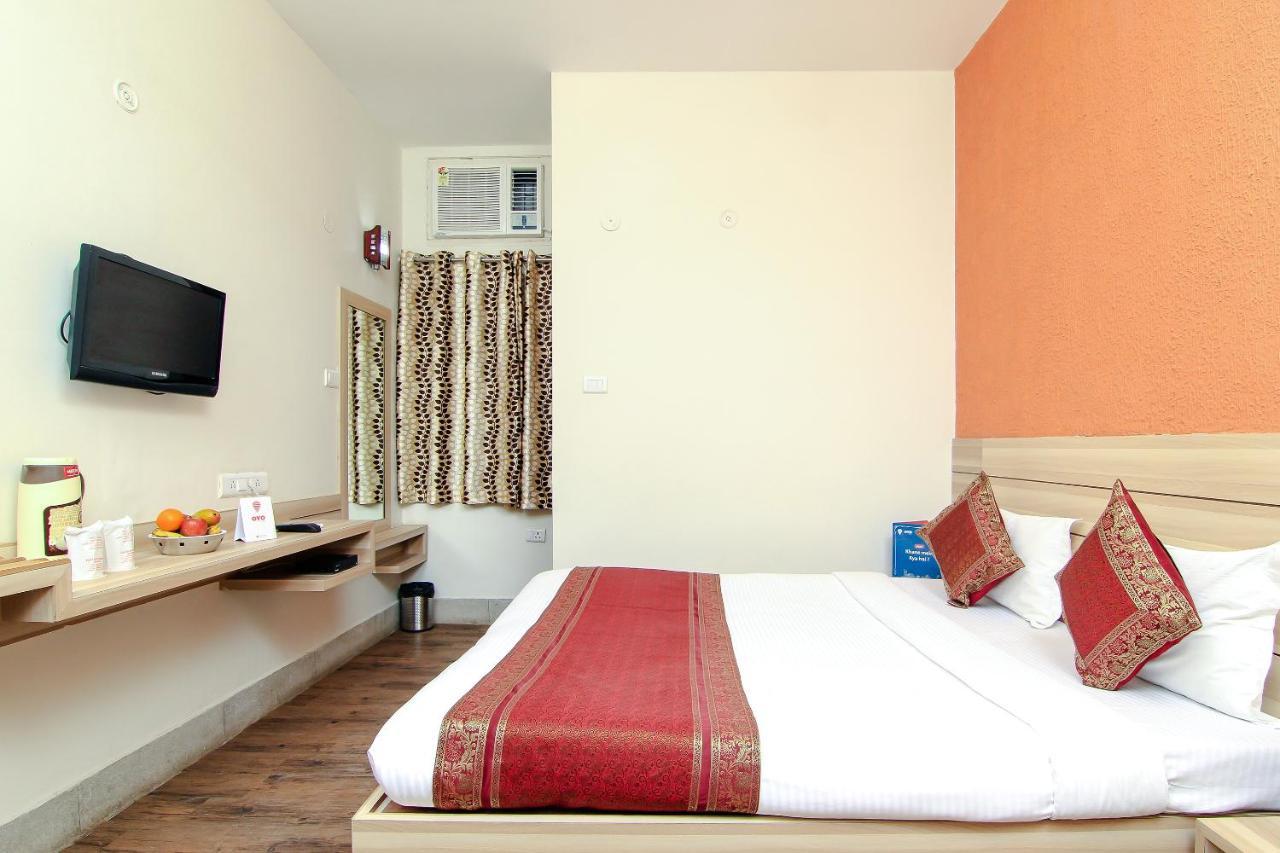 Hotel R B International Varanasi Bagian luar foto