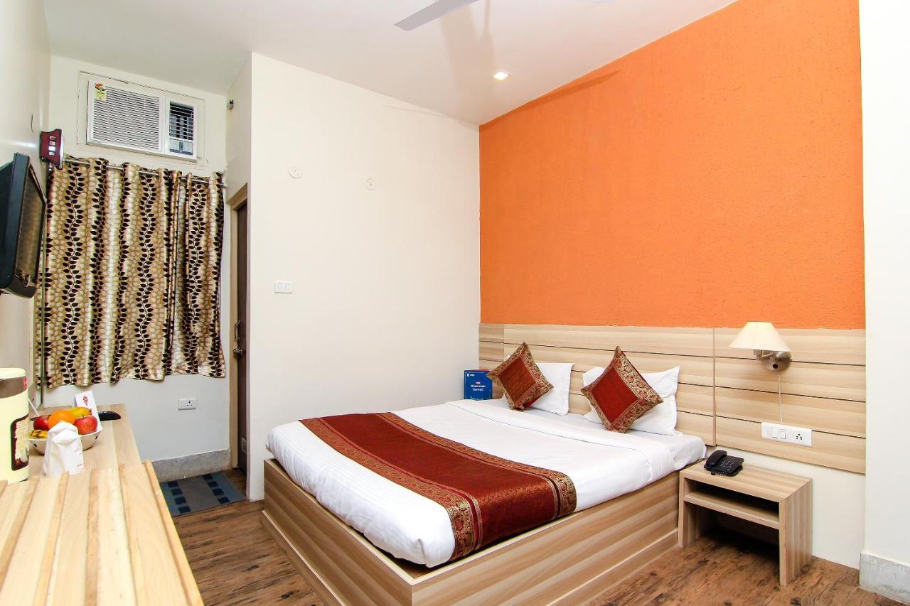 Hotel R B International Varanasi Bagian luar foto