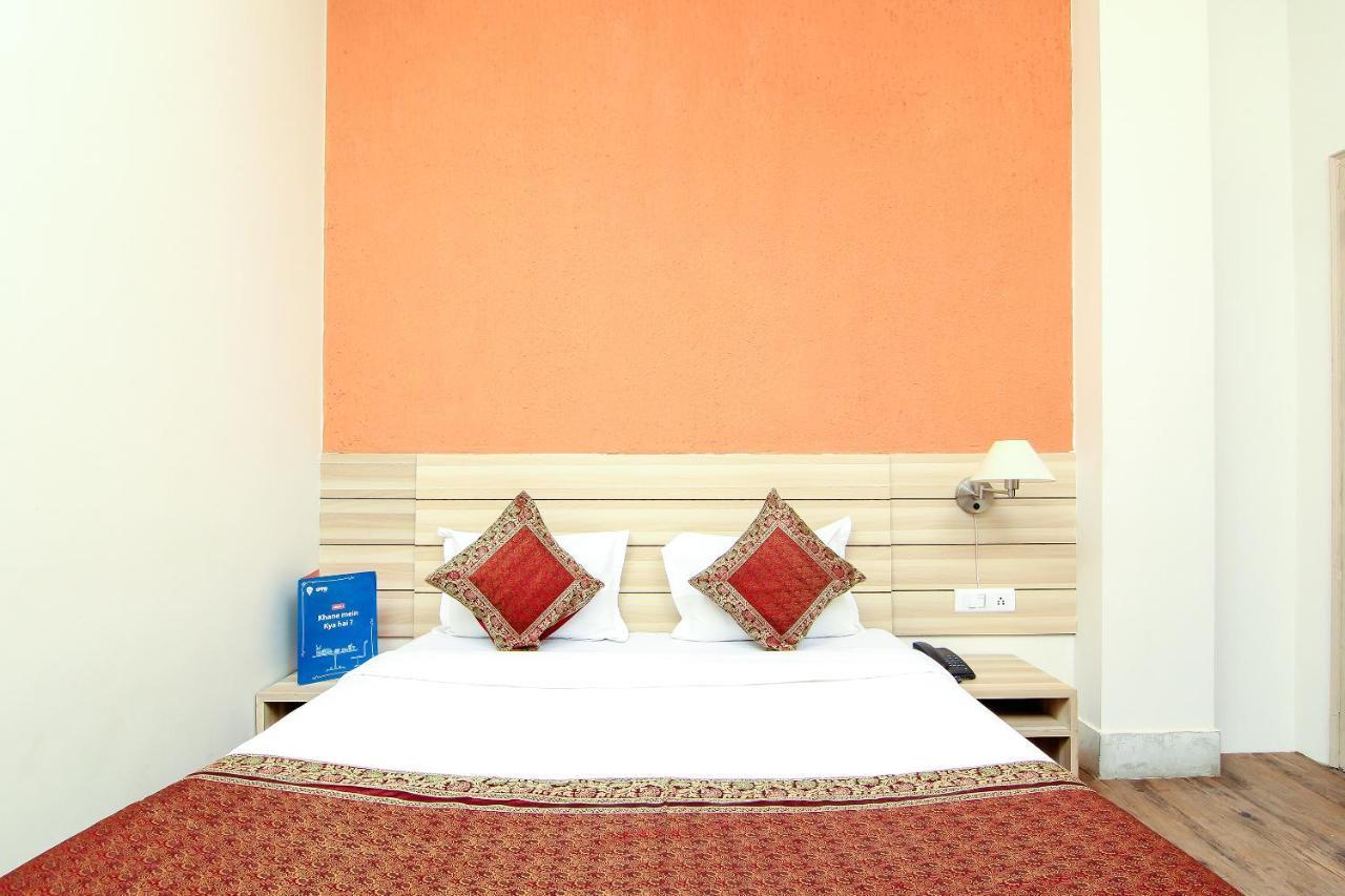 Hotel R B International Varanasi Bagian luar foto