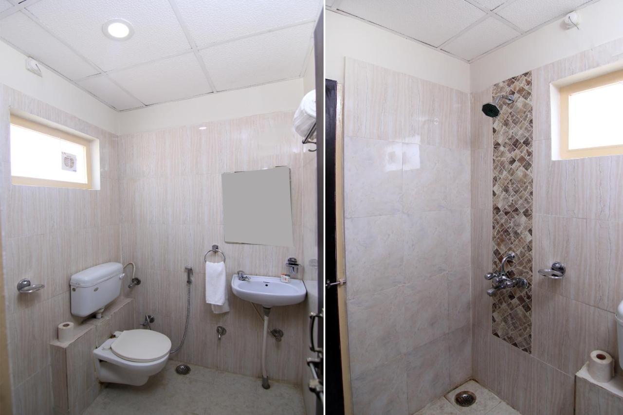 Hotel R B International Varanasi Bagian luar foto