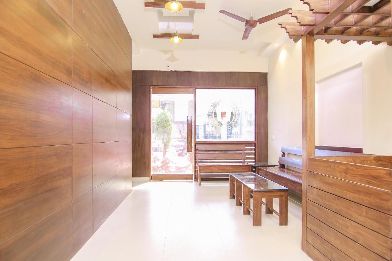 Hotel R B International Varanasi Bagian luar foto