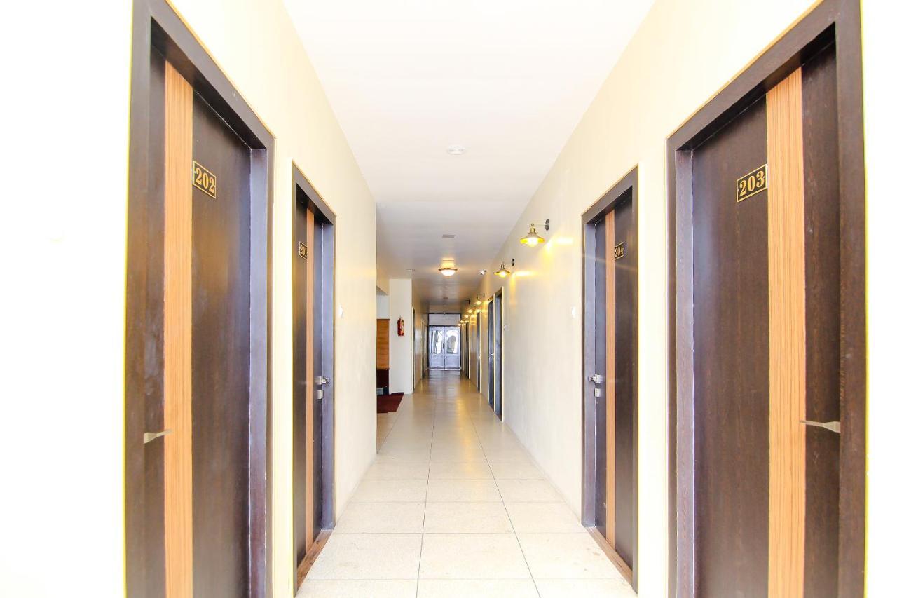 Hotel R B International Varanasi Bagian luar foto
